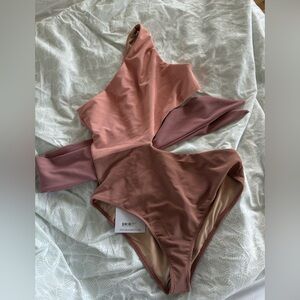 NWT Beach Riot Carlie One-Shoulder Colorblock Swimsuit in Dusty Rose & Mauve